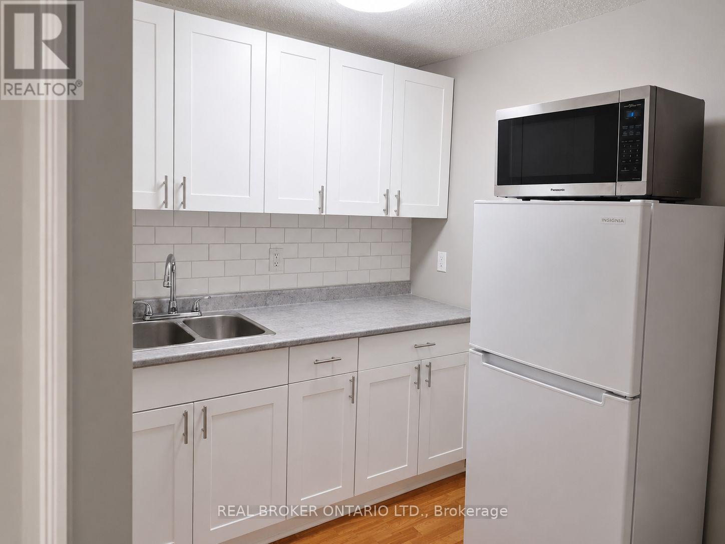 Lower - 2261 Hanbury Court, Burlington, Ontario  L7P 3V4 - Photo 3 - W13475672