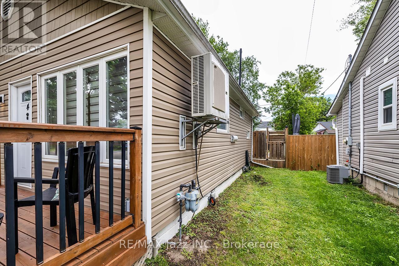 4 Maple Street, Ajax, Ontario L1S 1V6 - Photo 25 - E13479462