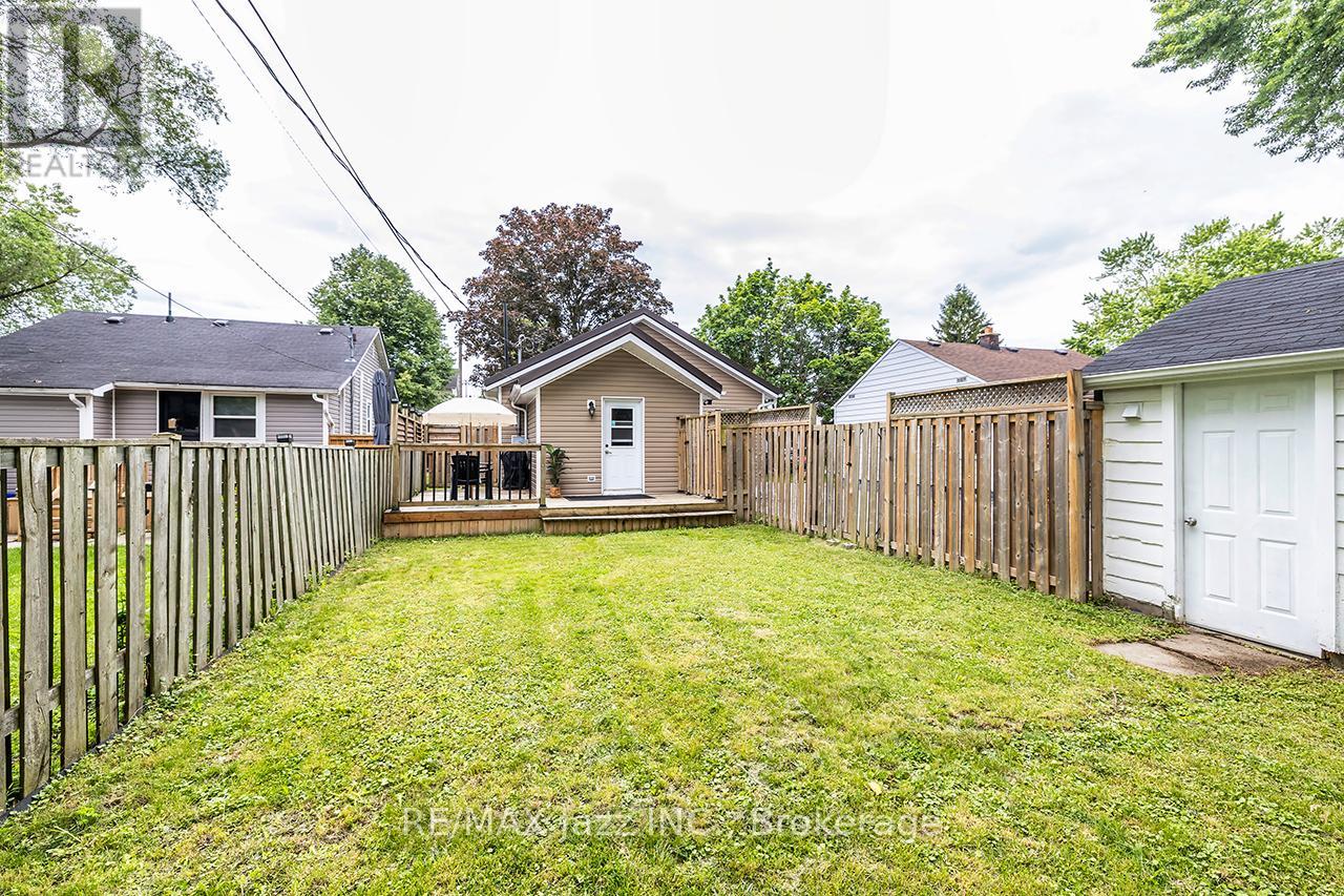4 Maple Street, Ajax, Ontario L1S 1V6 - Photo 21 - E13479462