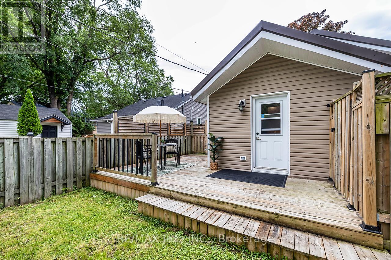 4 Maple Street, Ajax, Ontario L1S 1V6 - Photo 19 - E13479462