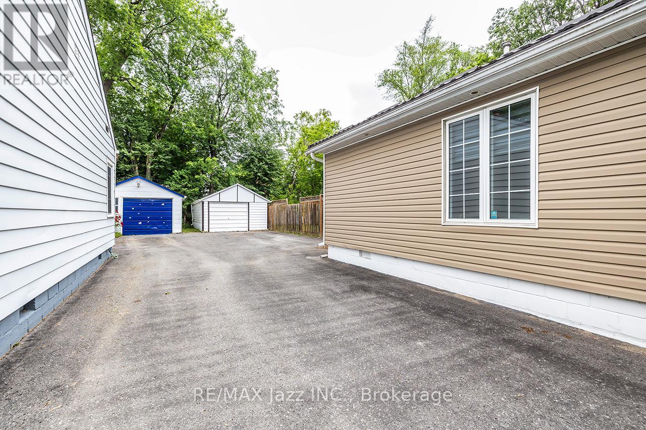 4 Maple Street, Ajax, Ontario L1S 1V6 - Photo 23 - E13479462
