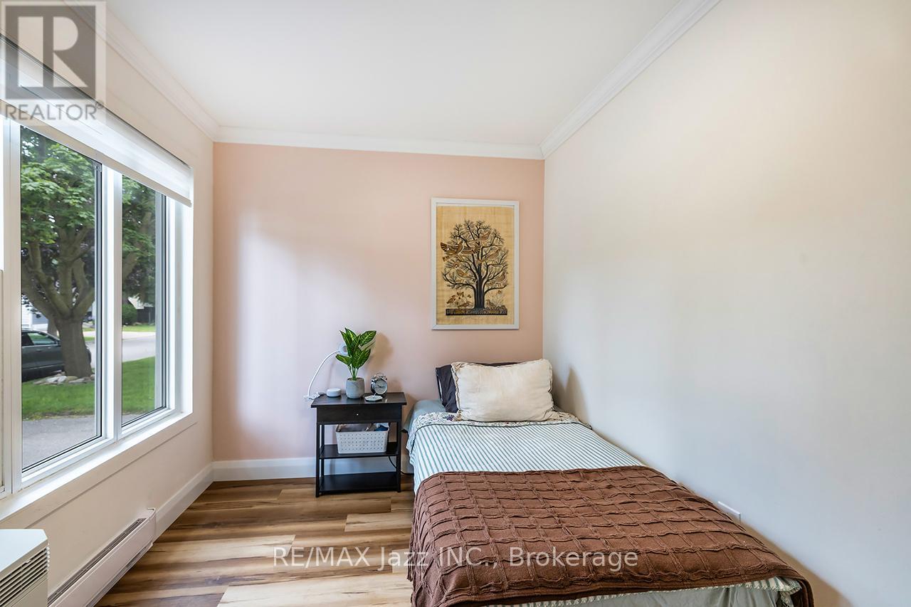 4 Maple Street, Ajax, Ontario L1S 1V6 - Photo 14 - E13479462