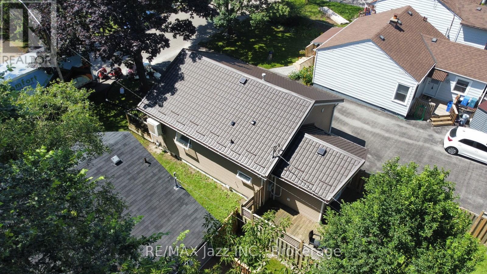 4 Maple Street, Ajax, Ontario L1S 1V6 - Photo 3 - E13479462