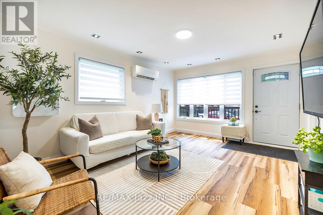 4 Maple Street, Ajax, Ontario L1S 1V6 - Photo 4 - E13479462