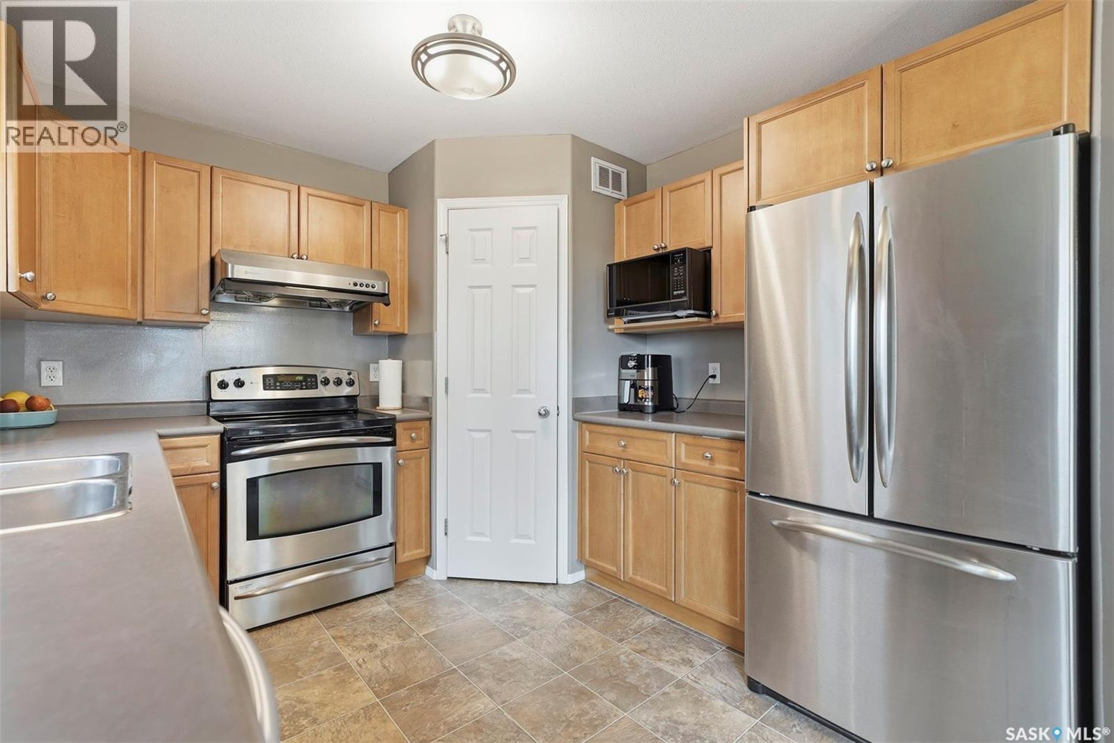 455 Buckwold Cove, Saskatoon, Saskatchewan S7N 4W1 - Photo 12 - SK040420