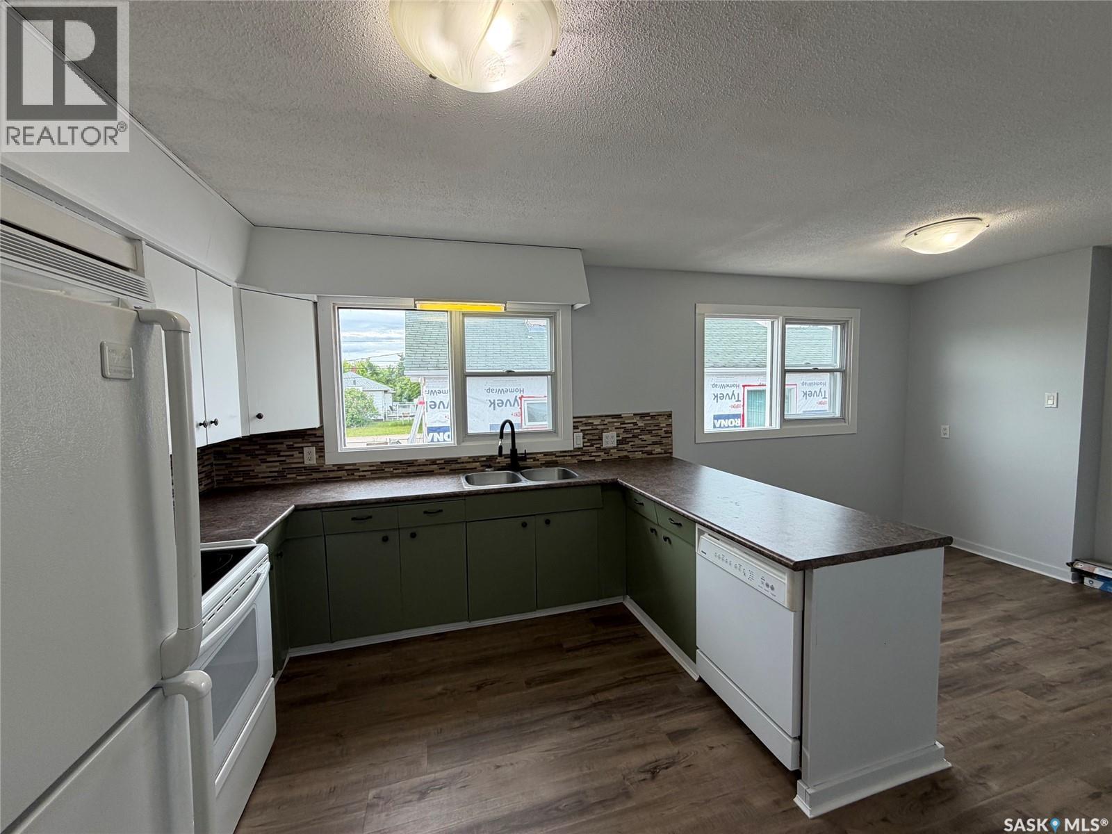 118 Hudson Street, Hudson Bay, Saskatchewan S0E 0Y0 - Photo 2 - SK040419