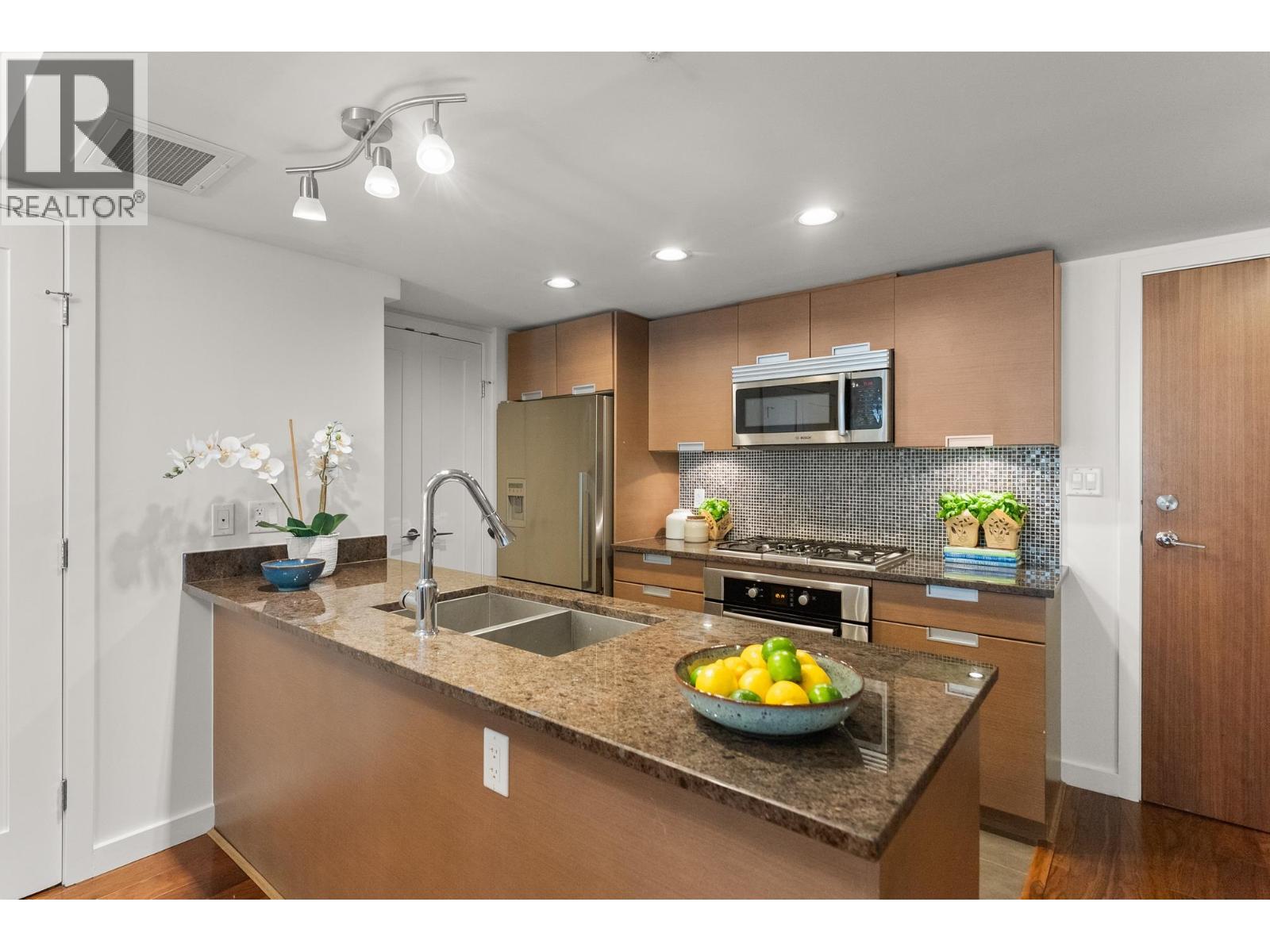 302 2507 Maple Street, Vancouver, British Columbia  V6J 0E1 - Photo 17 - R3132919