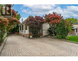 87 HULLMAR DRIVE, Toronto, Ontario