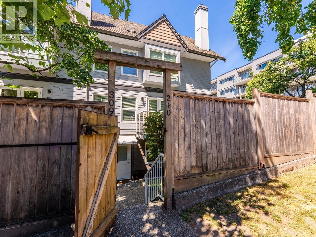 210 3787 Pender Street, Burnaby, British Columbia  V5C 2L2 - Photo 2 - R3138201