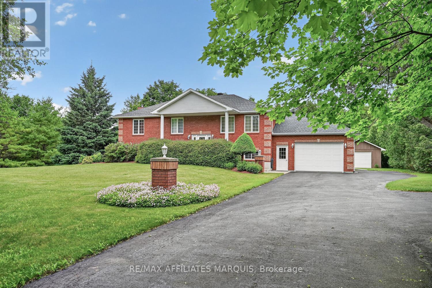 156 BAY ROAD, Rideau Lakes, Ontario