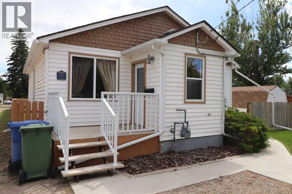 2209 21 A Avenue, Coaldale, Alberta