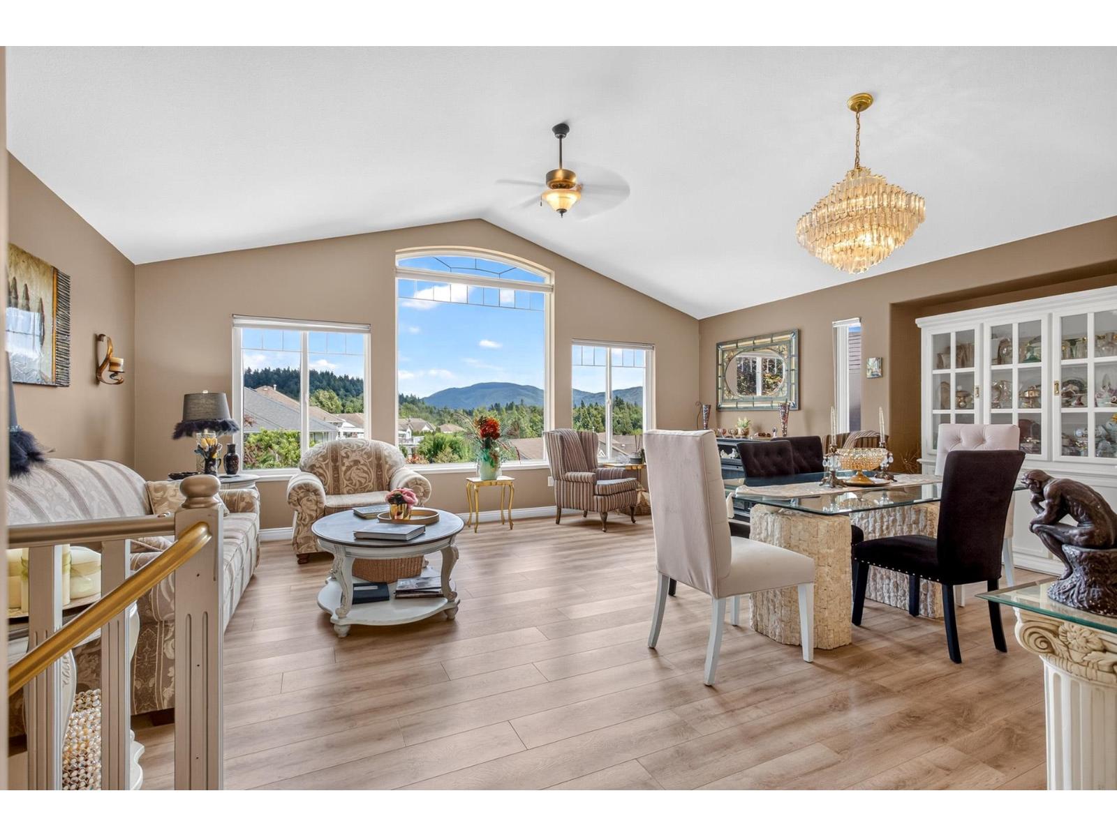 8061 Topper Drive, Mission, British Columbia V2V 7A8 - Photo 7 - R3138215