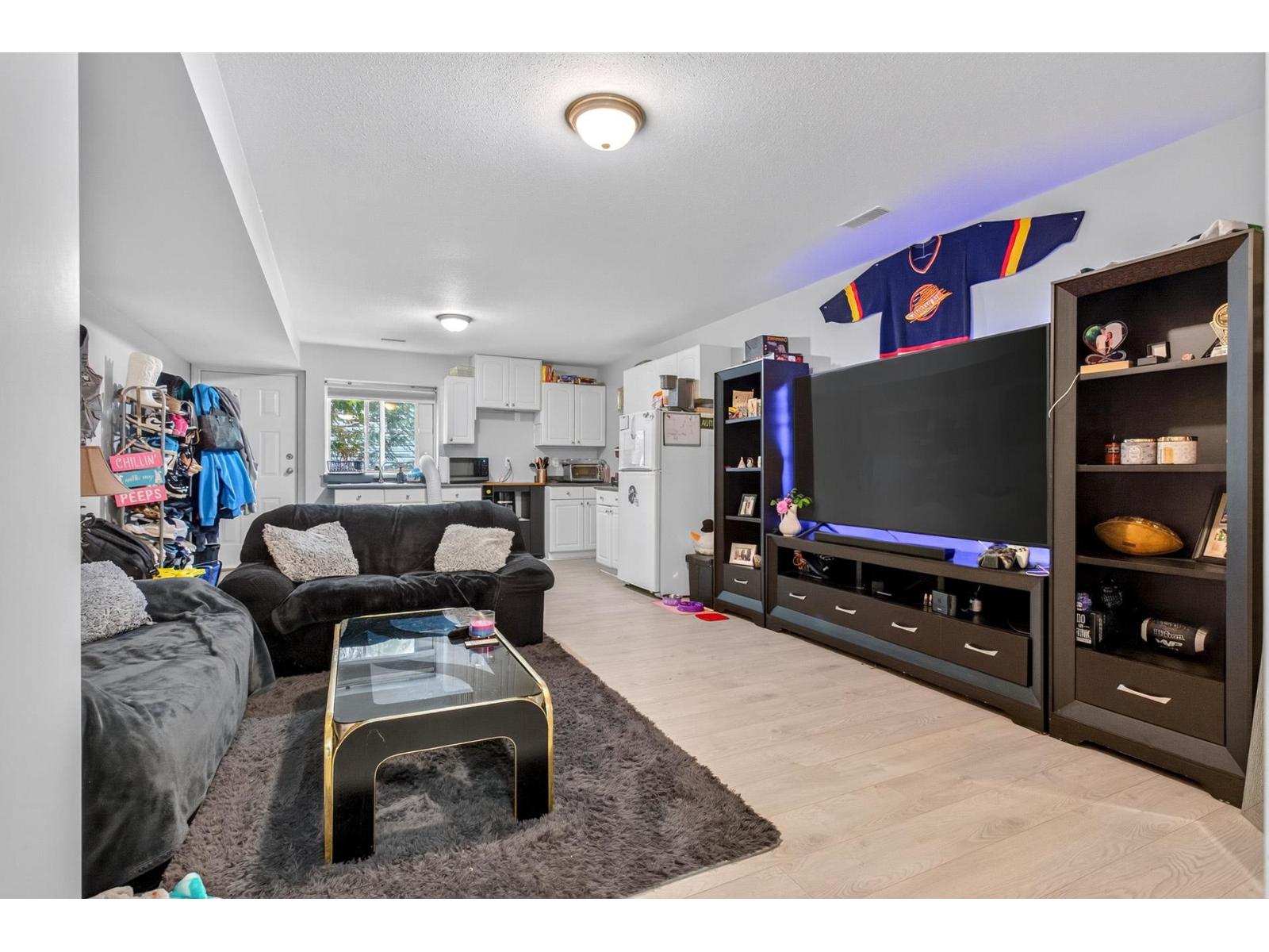 8061 Topper Drive, Mission, British Columbia V2V 7A8 - Photo 30 - R3138215