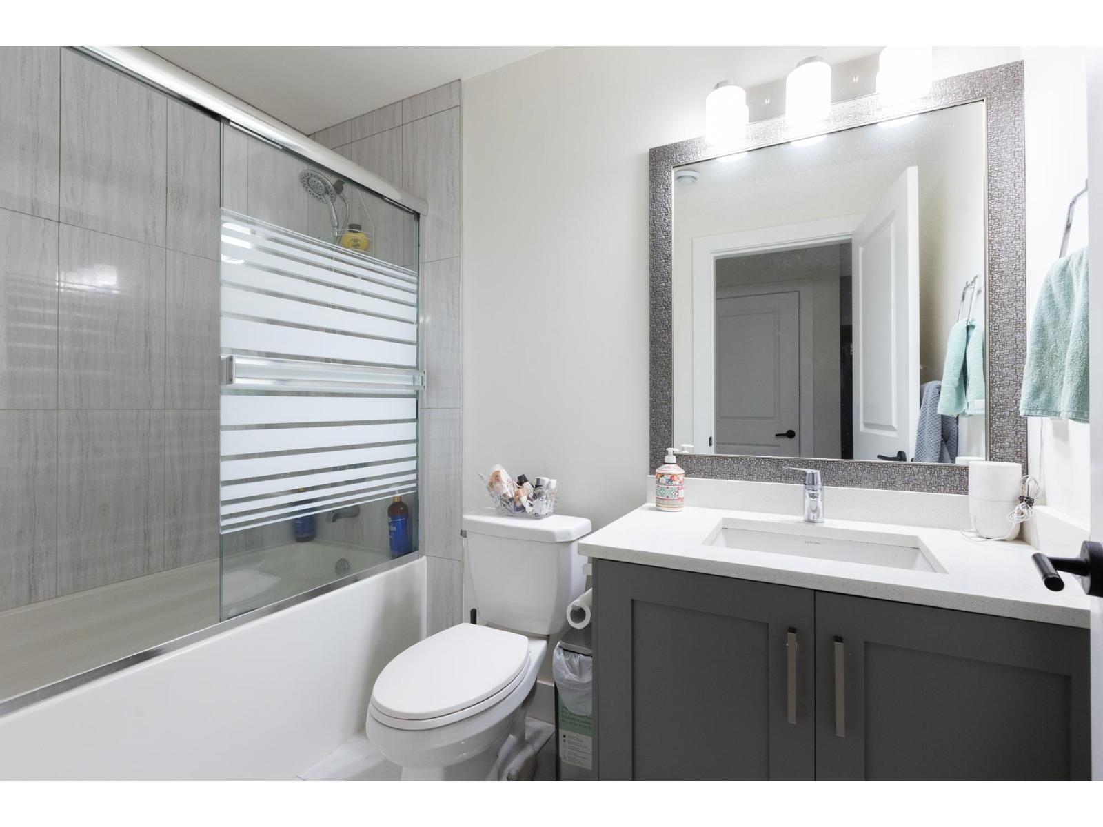 36051 Emily Carr Green, Abbotsford, British Columbia  V3G 0G1 - Photo 33 - R3137435