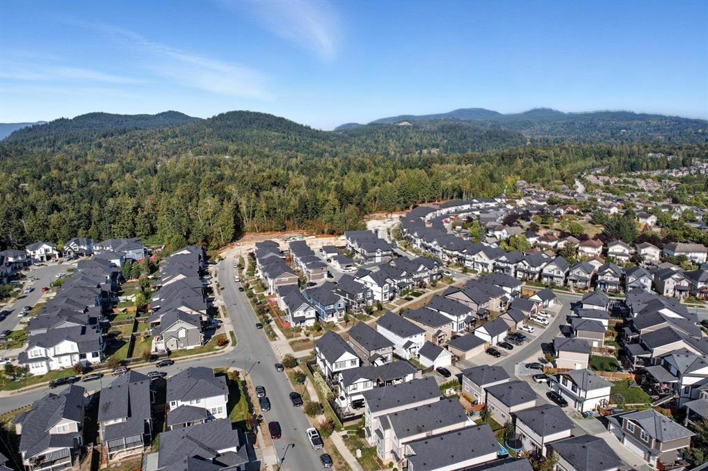 36051 Emily Carr Green, Abbotsford, British Columbia  V3G 0G1 - Photo 4 - R3137435