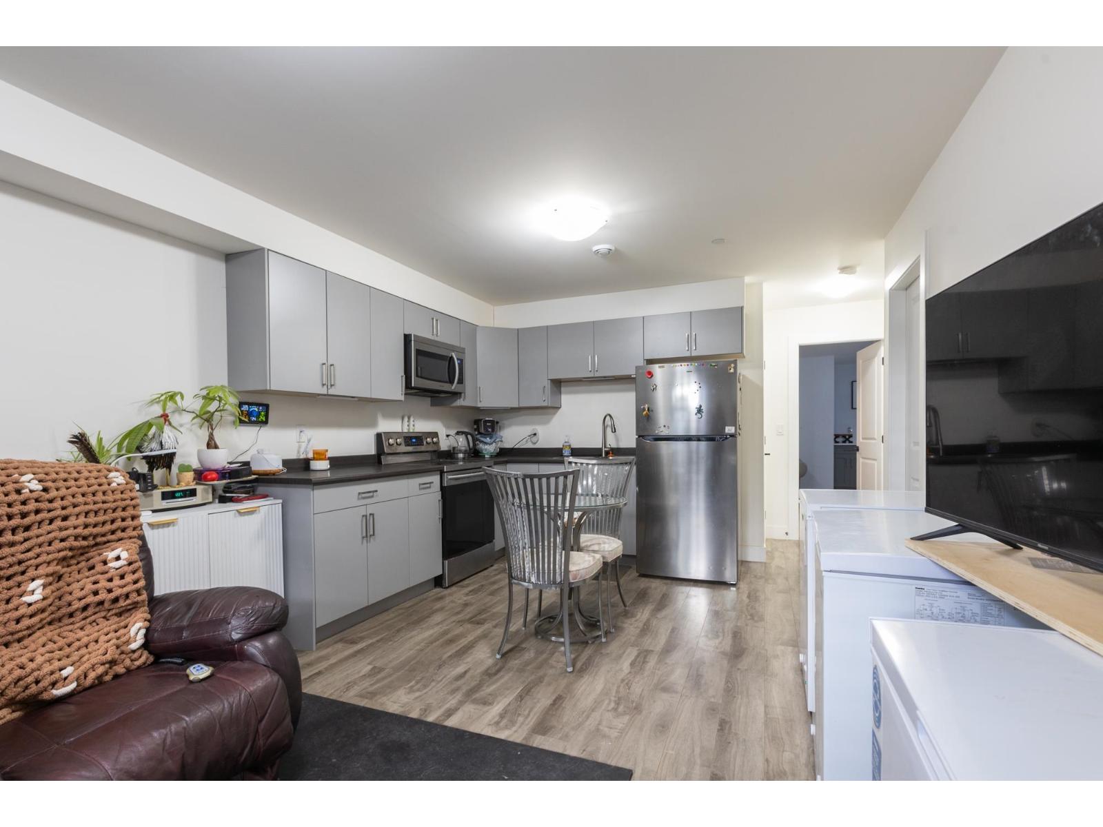 36051 Emily Carr Green, Abbotsford, British Columbia  V3G 0G1 - Photo 31 - R3137435