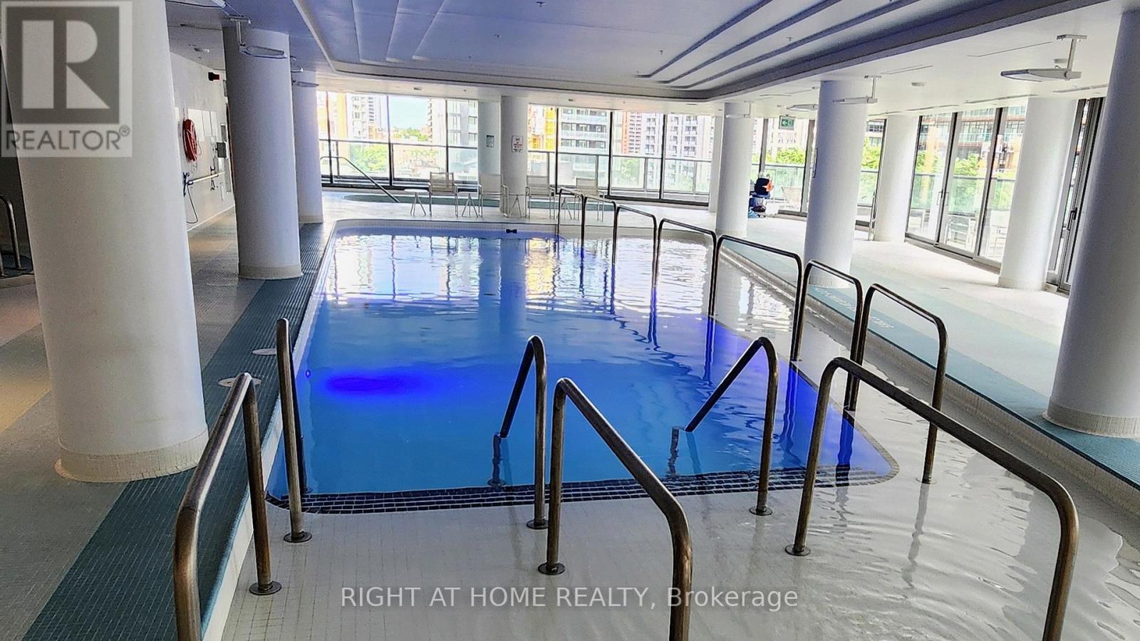 4301 - 11 Wellesley Street W, Toronto, Ontario  M4Y 0G4 - Photo 11 - C13477266
