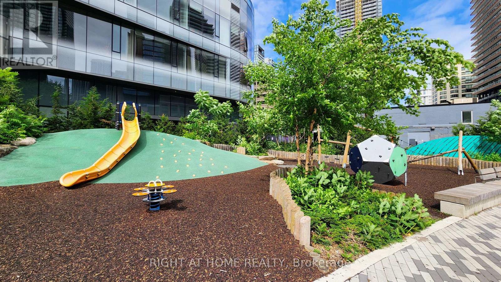 4301 - 11 Wellesley Street W, Toronto, Ontario  M4Y 0G4 - Photo 16 - C13477266