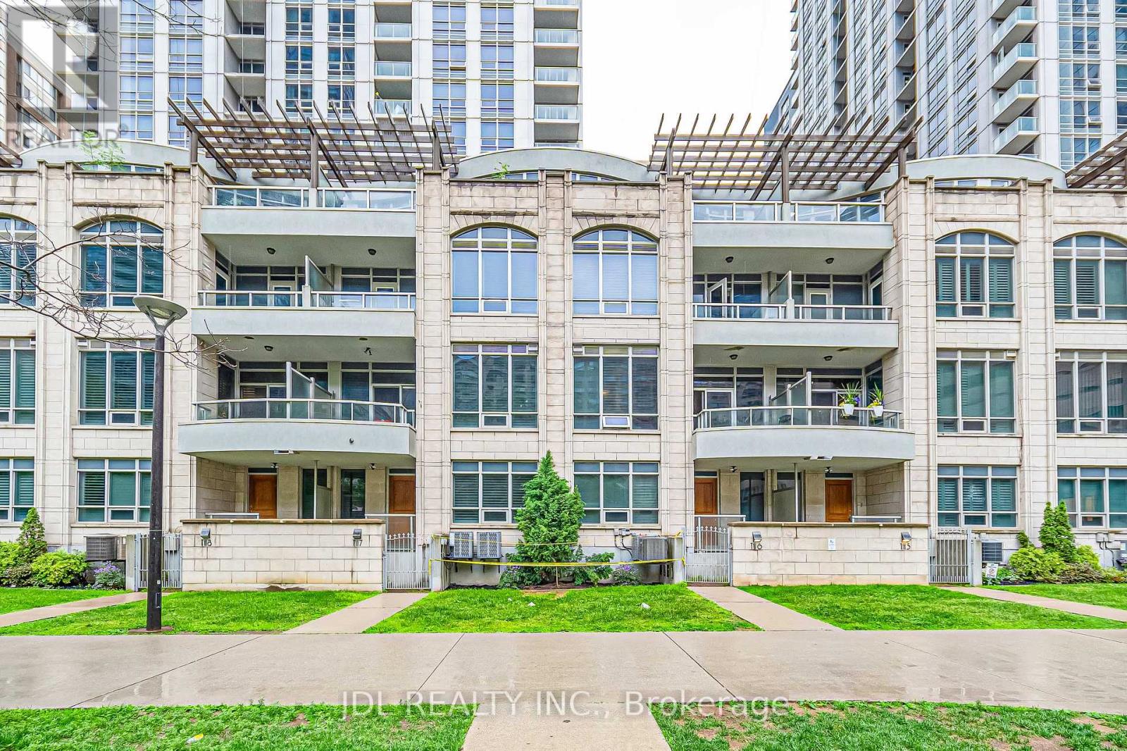 TH07 - 761 BAY STREET, Toronto, Ontario