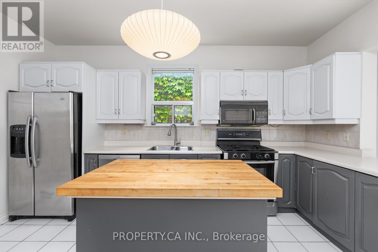 233 Clinton Street, Toronto, Ontario M6G 2Y4 - Photo 11 - C13480618