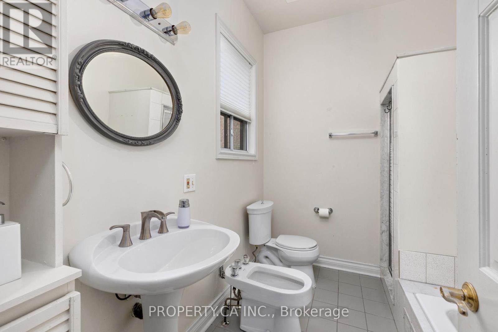 233 Clinton Street, Toronto, Ontario M6G 2Y4 - Photo 13 - C13480618
