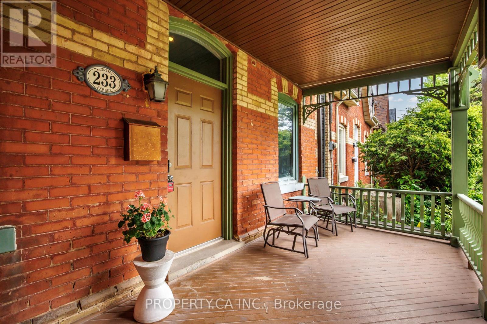 233 Clinton Street, Toronto, Ontario M6G 2Y4 - Photo 2 - C13480618