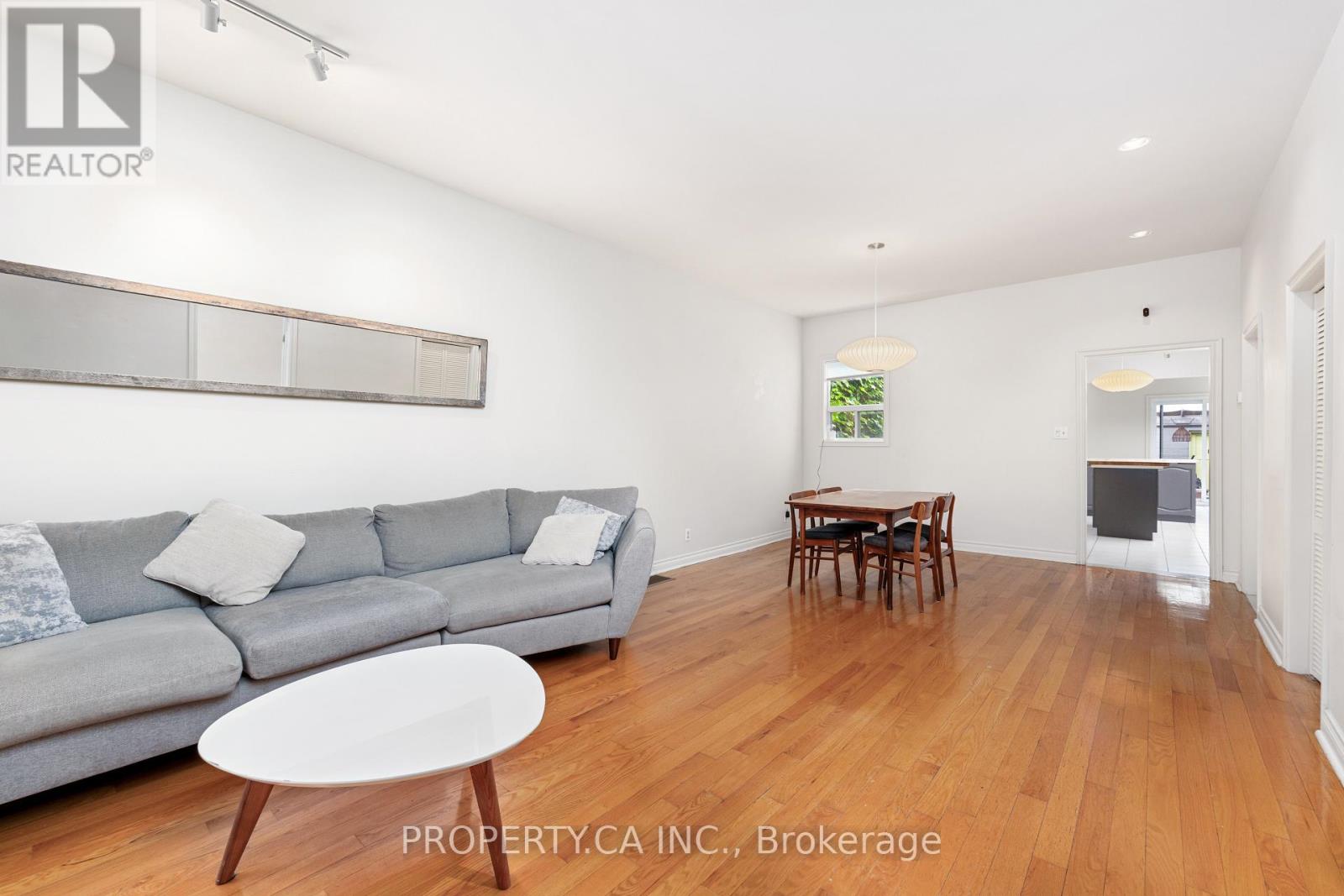 233 Clinton Street, Toronto, Ontario M6G 2Y4 - Photo 4 - C13480618