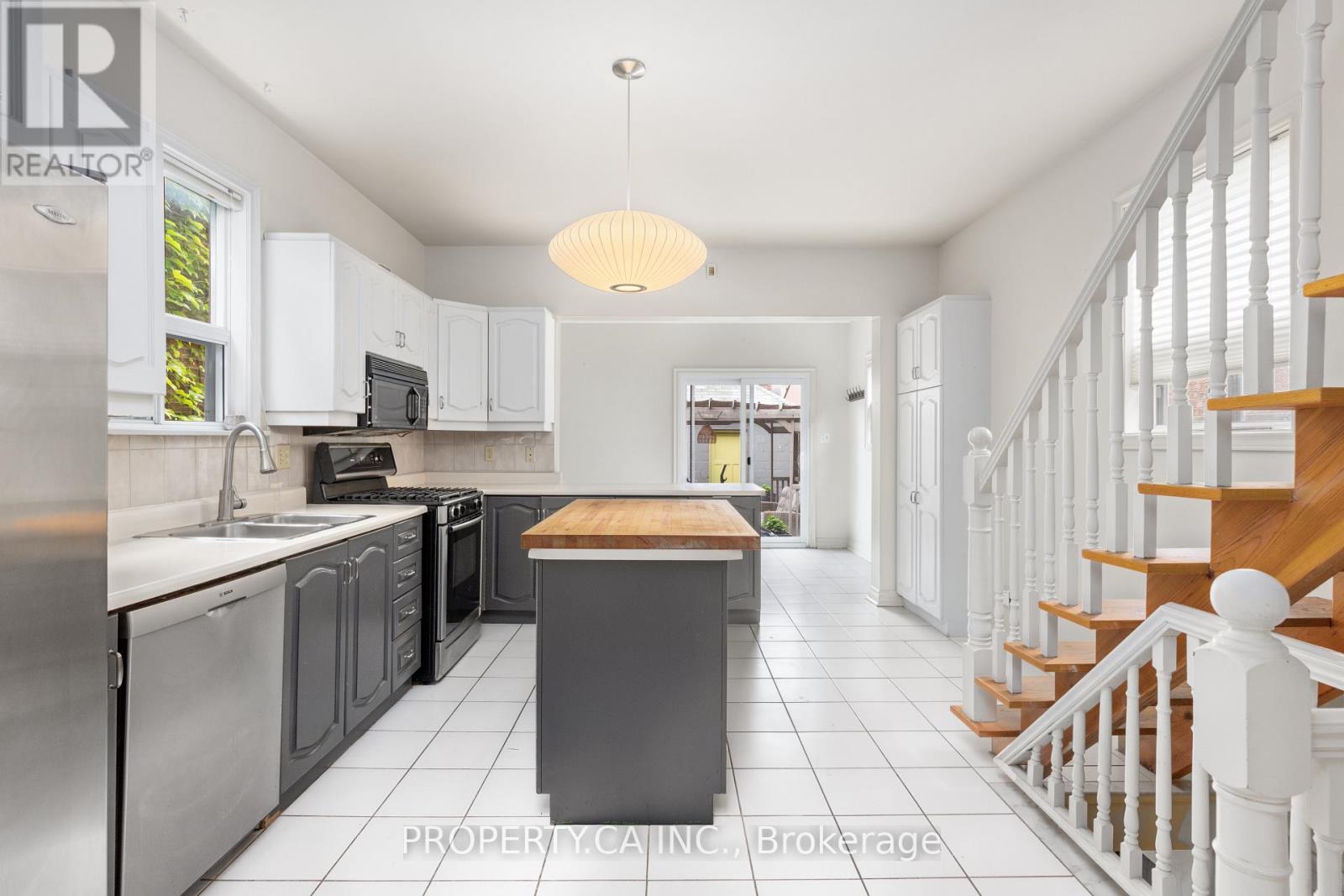 233 Clinton Street, Toronto, Ontario M6G 2Y4 - Photo 8 - C13480618
