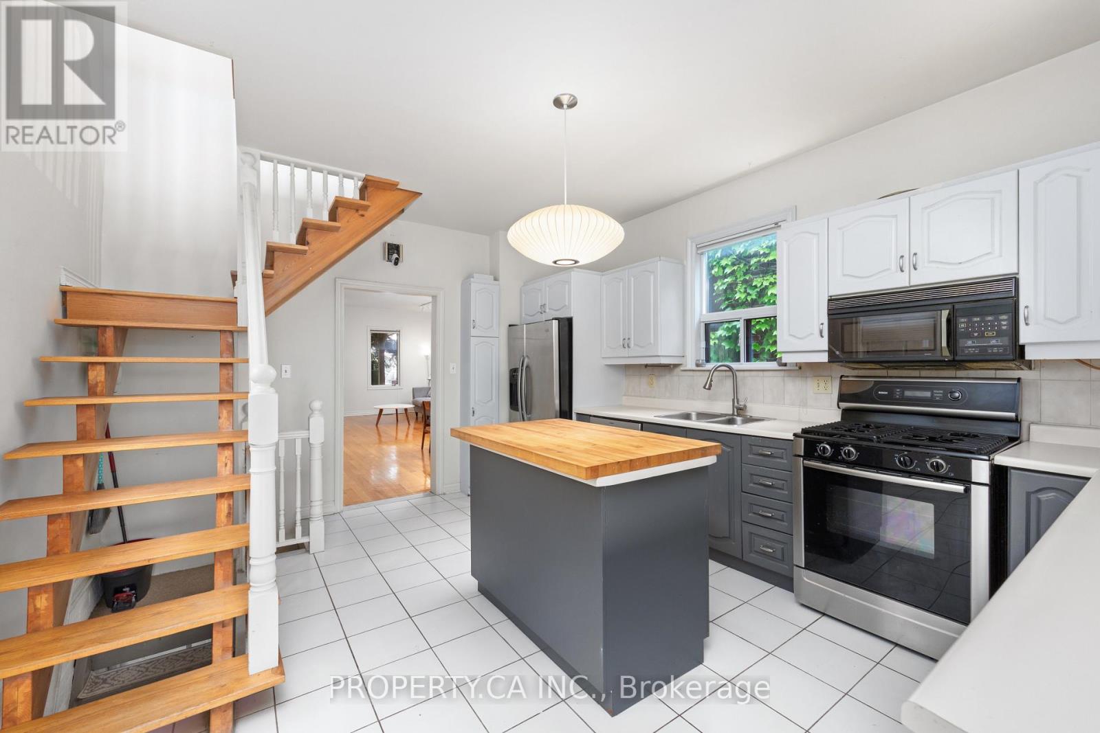 233 Clinton Street, Toronto, Ontario M6G 2Y4 - Photo 9 - C13480618