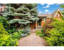 233 CLINTON STREET, Toronto, Ontario