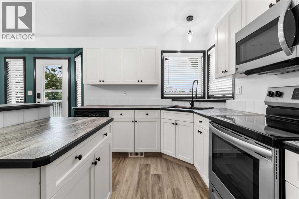 61 Premiere Crescent, Blackfalds, Alberta  T0M 0J0 - Photo 4 - A2323243