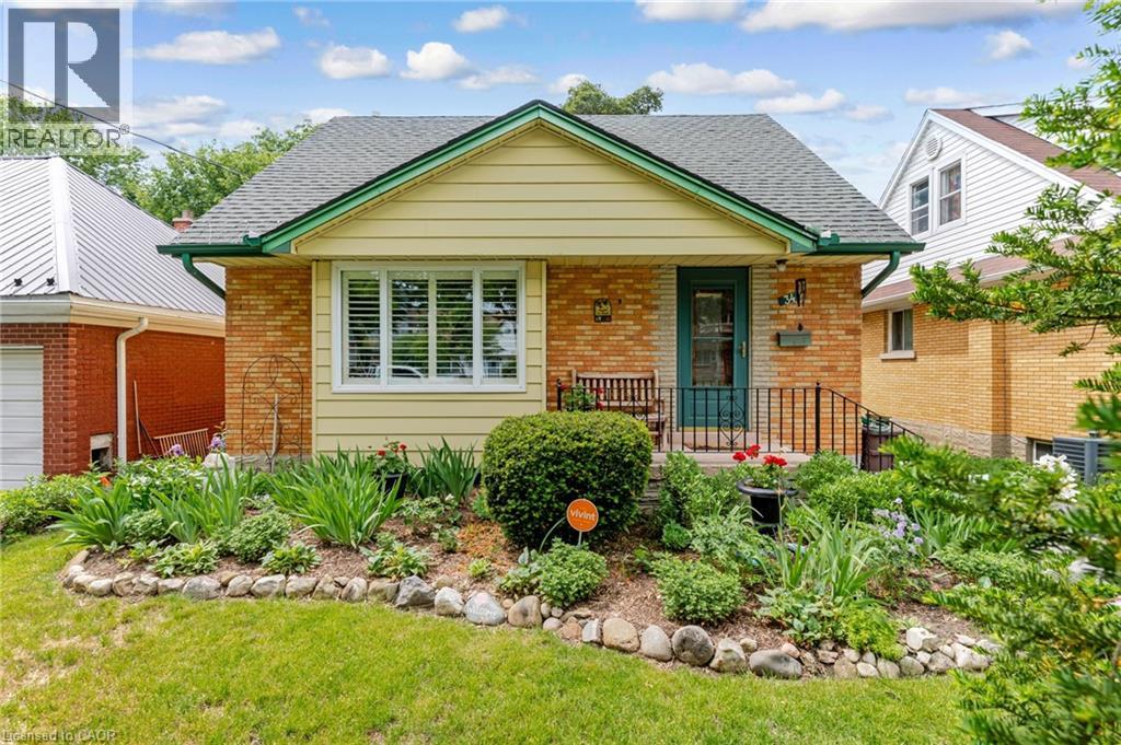 34 SIXTH Avenue, Kitchener, Ontario