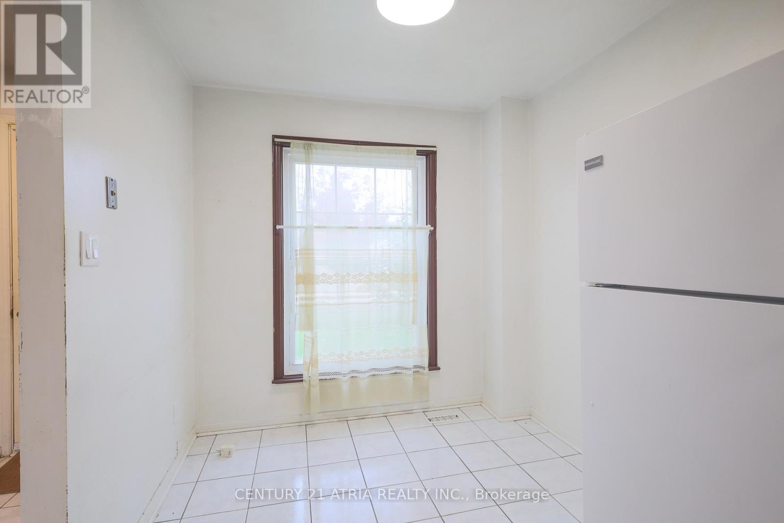 Main - 113 Purvis Crescent, Toronto, Ontario  M1B 1H8 - Photo 15 - E13480380