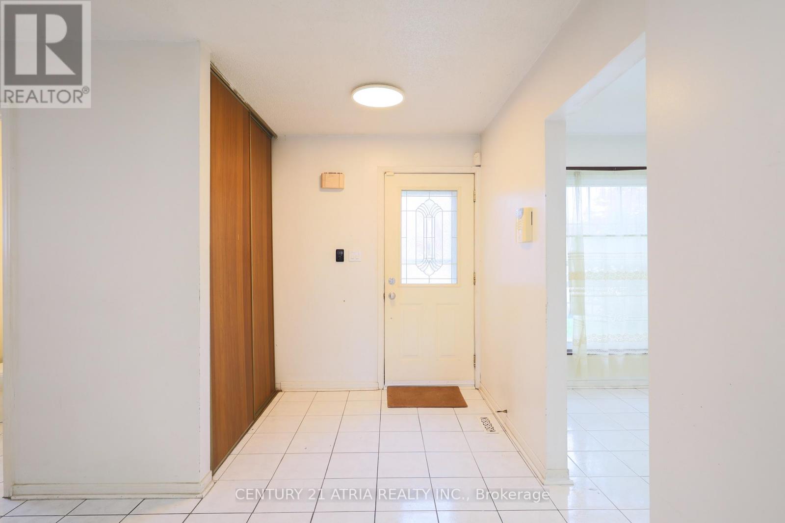 Main - 113 Purvis Crescent, Toronto, Ontario  M1B 1H8 - Photo 4 - E13480380