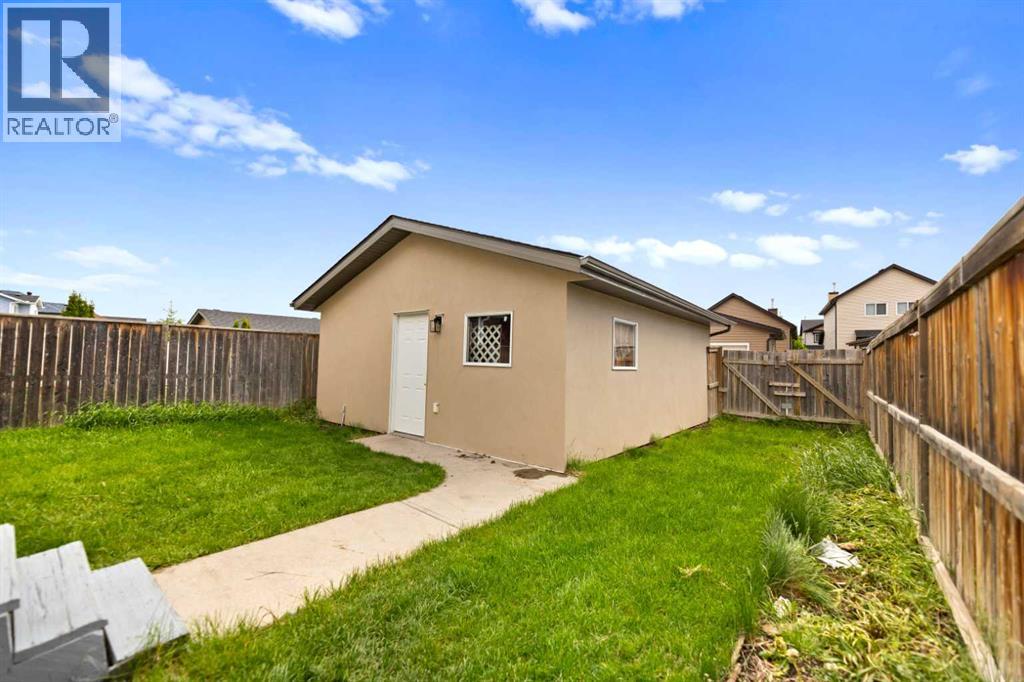 11 Saddlebrook Gardens Ne, Calgary, Alberta  T3J 5M7 - Photo 7 - A2318358