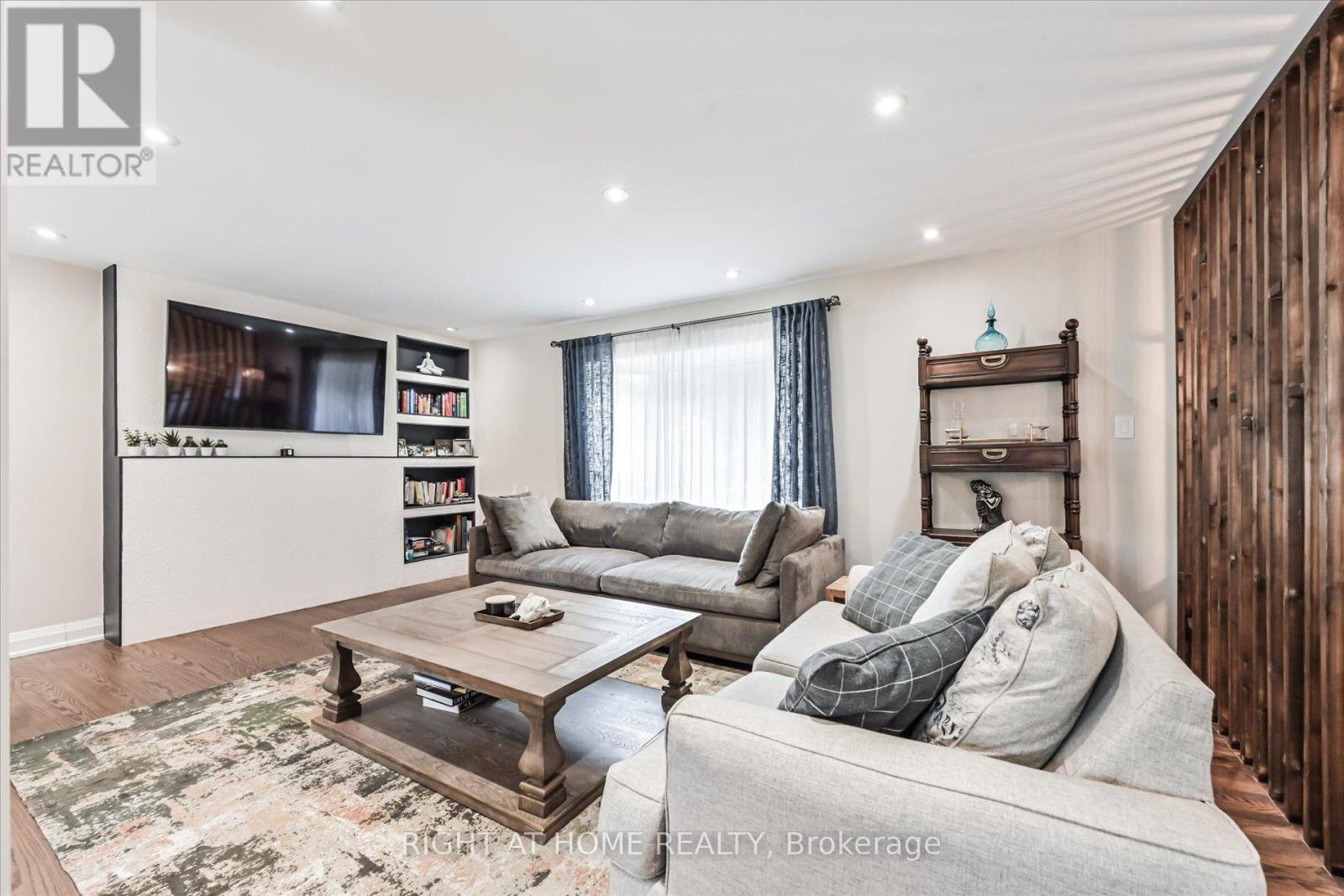 30 French Crescent, East Gwillimbury, Ontario L9N 1J8 - Photo 4 - N13480468