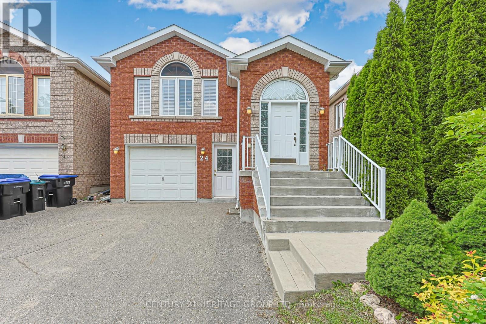 24 Smith Street, Bradford West Gwillimbury (Bradford), Ontario  L3Z 3C9 - Photo 1 - N13480534