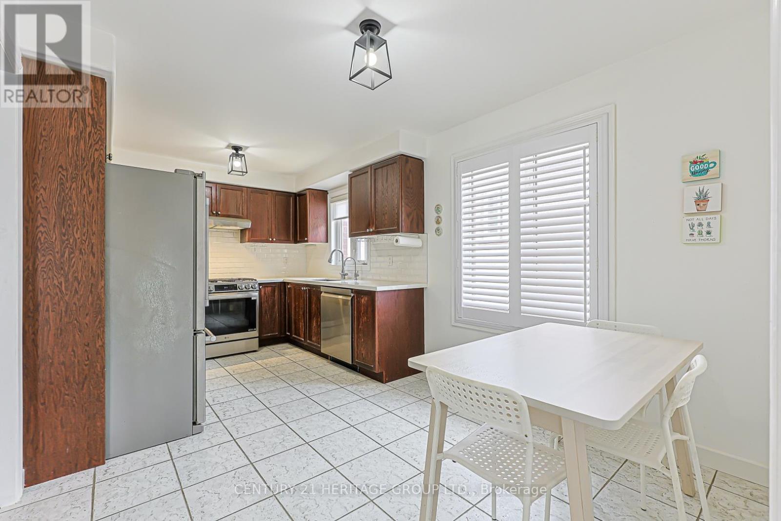 24 Smith Street, Bradford West Gwillimbury (Bradford), Ontario  L3Z 3C9 - Photo 5 - N13480534
