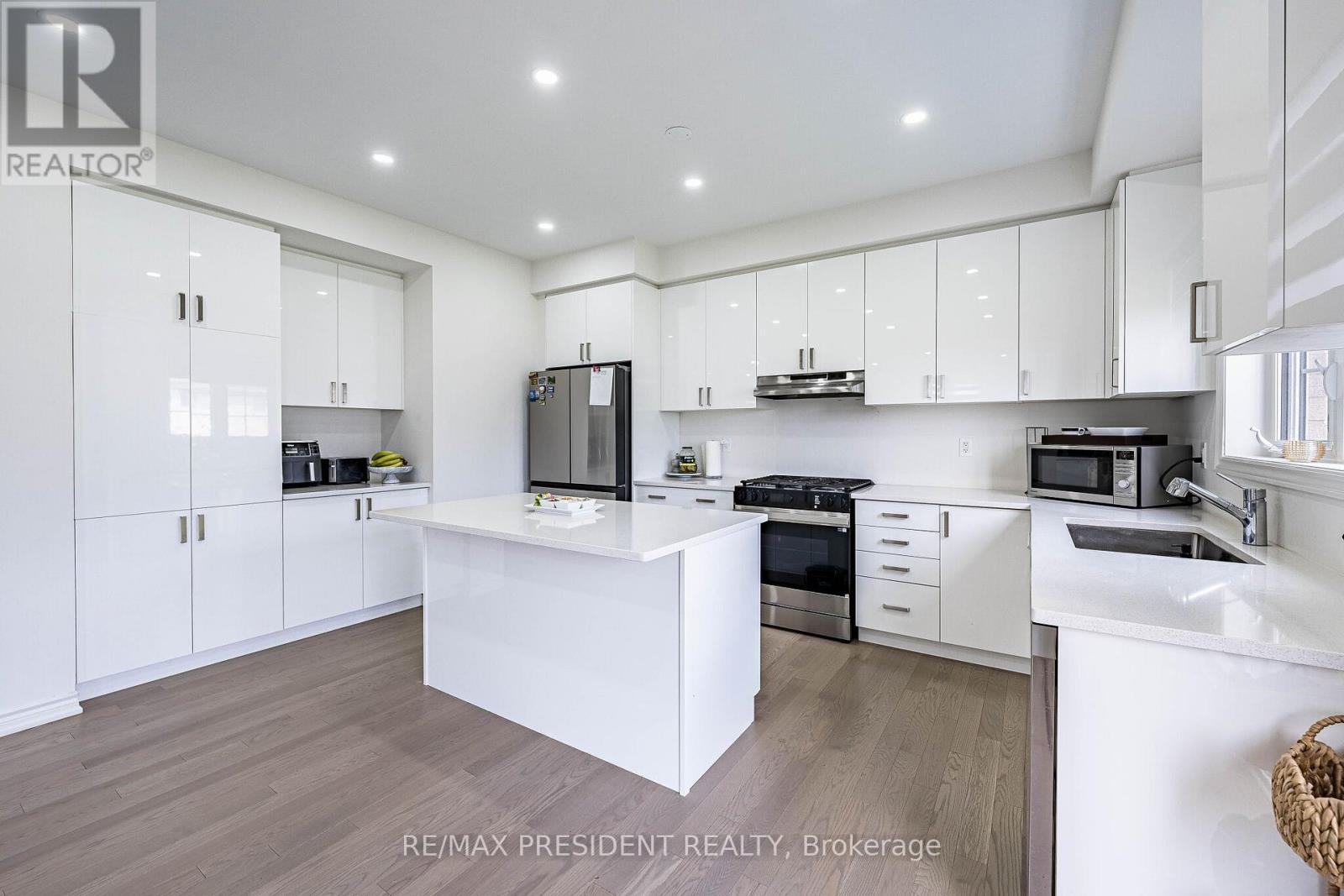2 Hawthorns Gardens, Adjala-Tosorontio (Colgan), Ontario  L0G 1W0 - Photo 18 - N13480630