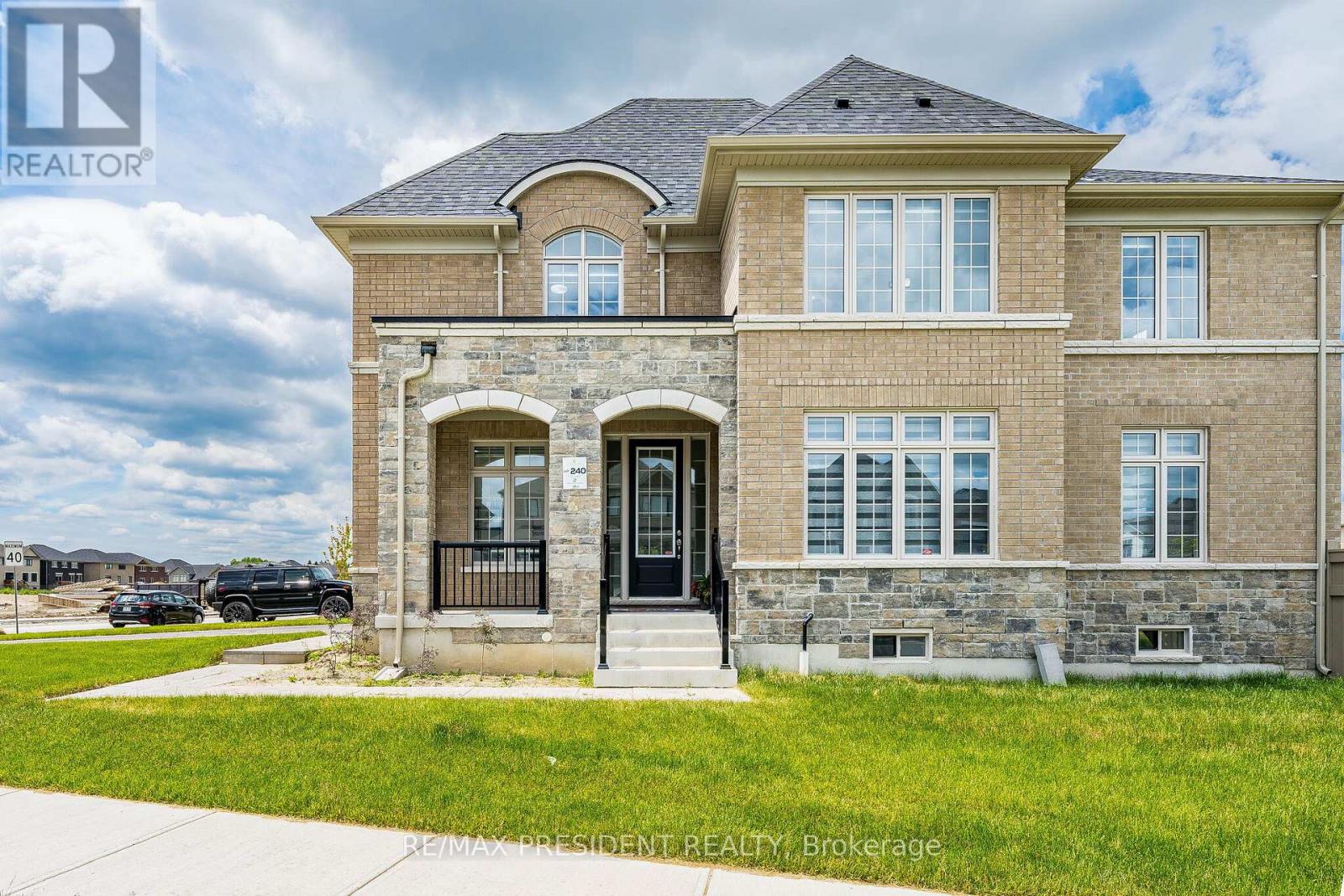 2 Hawthorns Gardens, Adjala-Tosorontio (Colgan), Ontario  L0G 1W0 - Photo 2 - N13480630