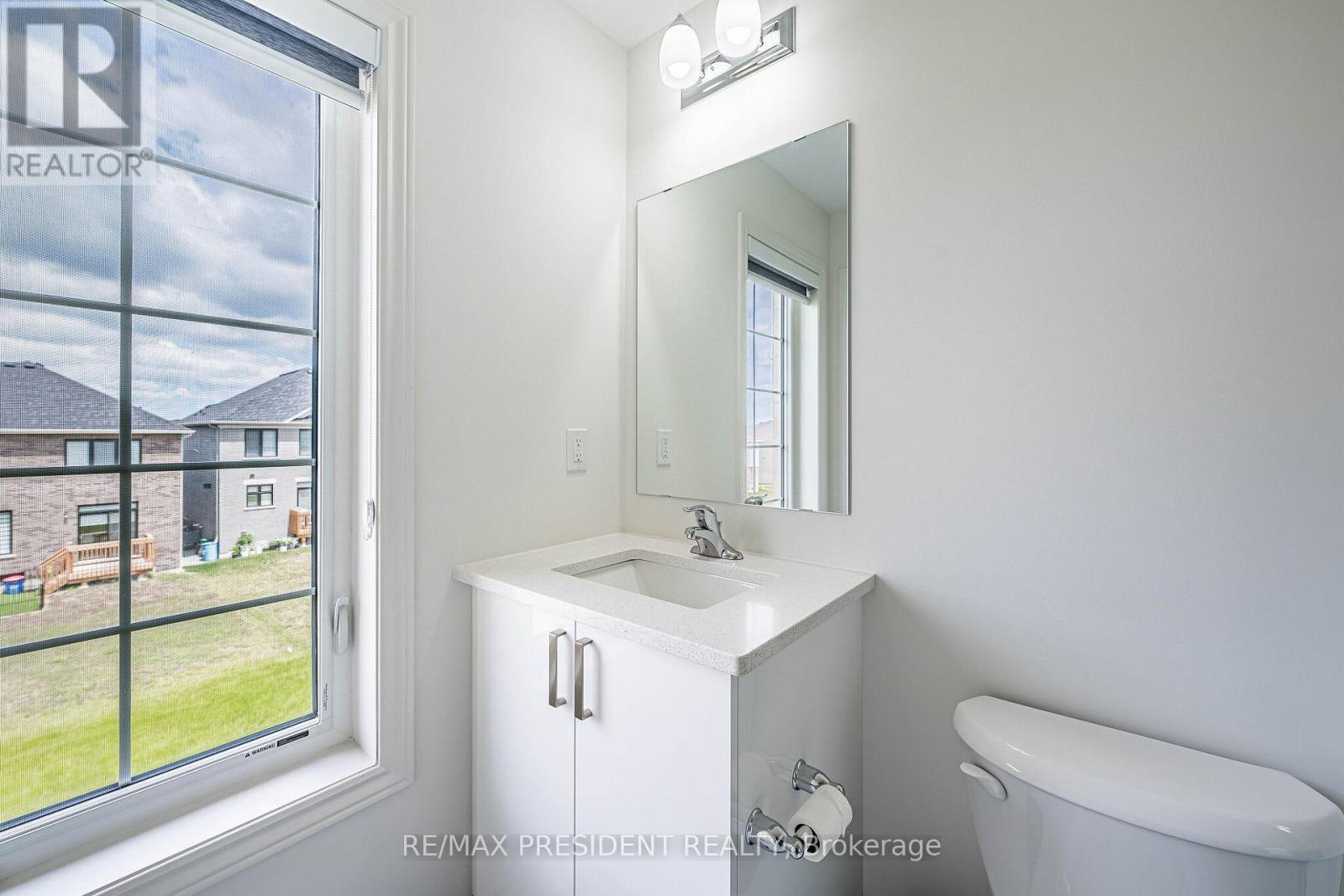 2 Hawthorns Gardens, Adjala-Tosorontio (Colgan), Ontario  L0G 1W0 - Photo 33 - N13480630