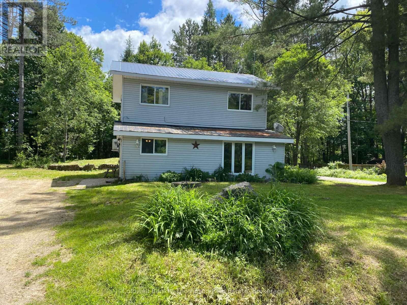 $449,90031 Hutcheson Beach Road, Huntsville, Ontario