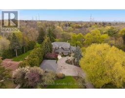 37 LORRAINE GARDENS, Toronto, Ontario