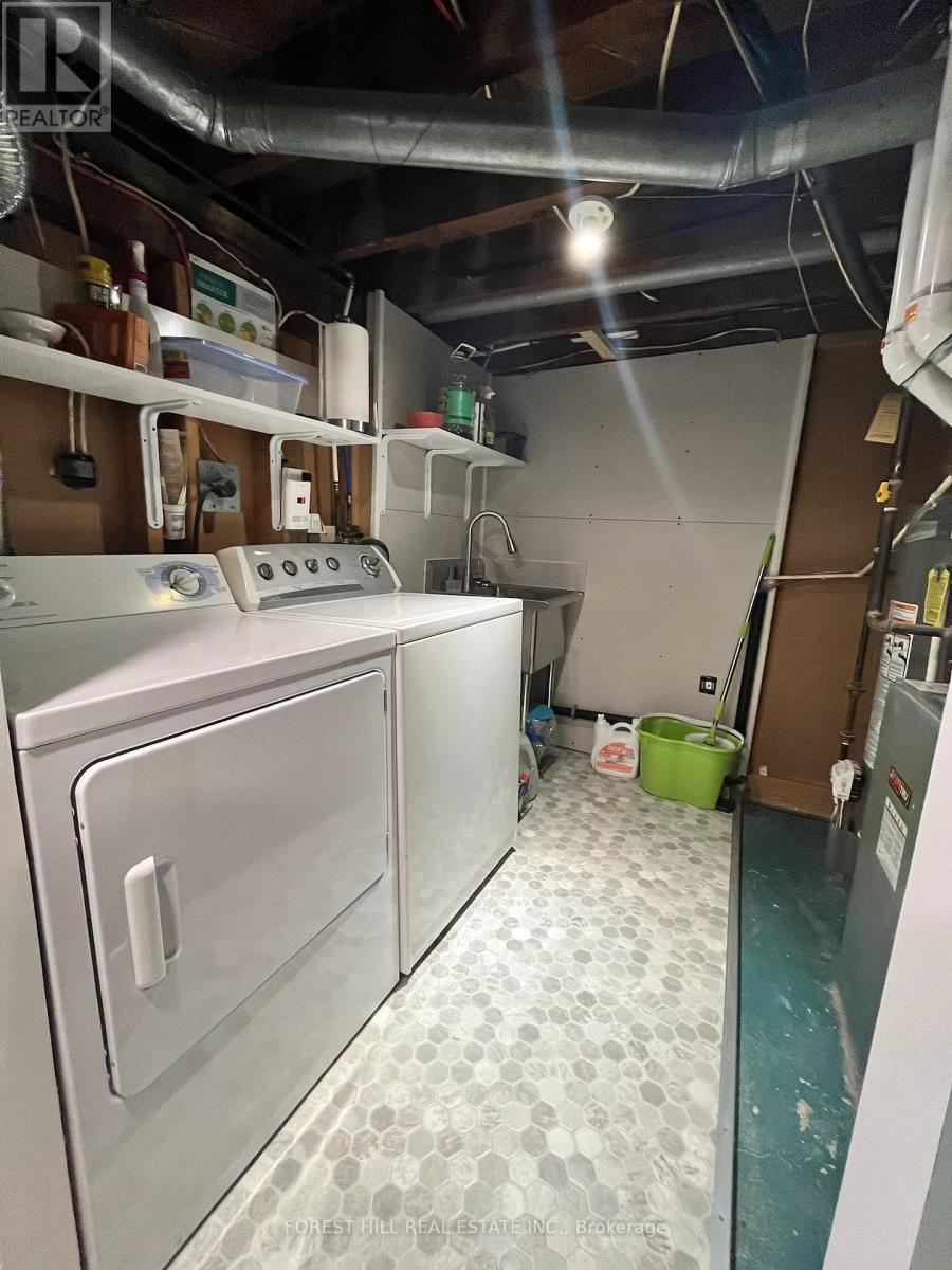 Bsmt - 960 Briar Hill Avenue, Toronto, Ontario  M6B 1M3 - Photo 15 - W13480442