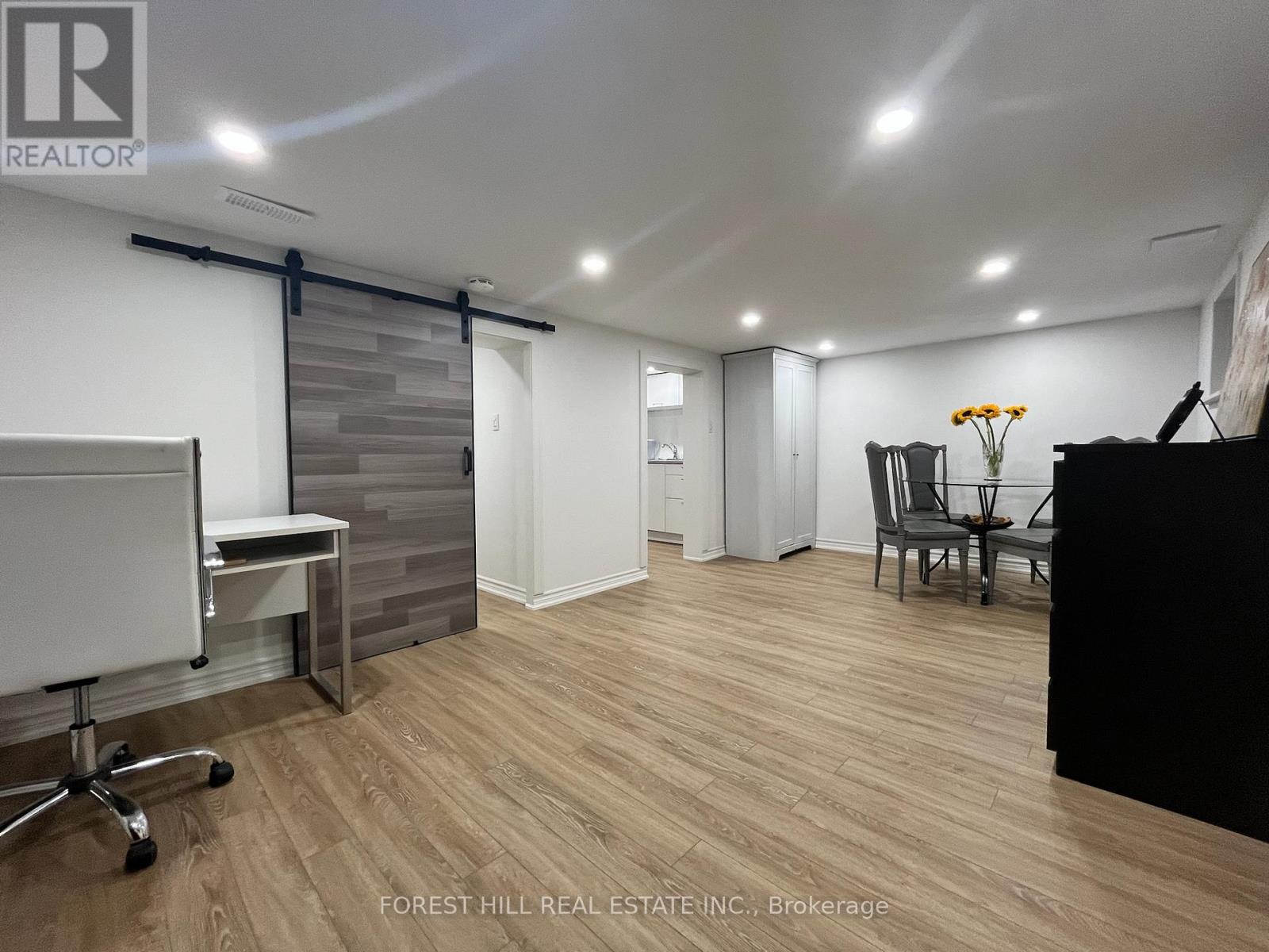Bsmt - 960 Briar Hill Avenue, Toronto, Ontario  M6B 1M3 - Photo 3 - W13480442