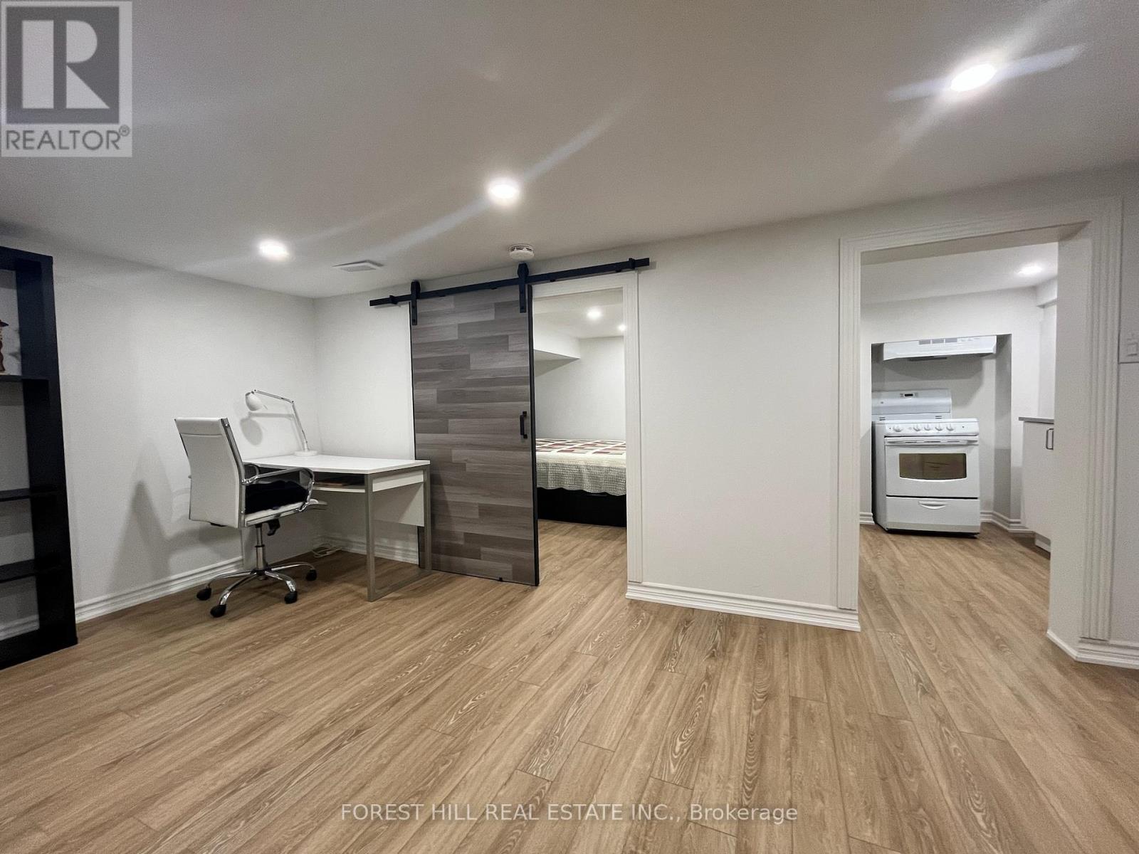 Bsmt - 960 Briar Hill Avenue, Toronto, Ontario  M6B 1M3 - Photo 5 - W13480442
