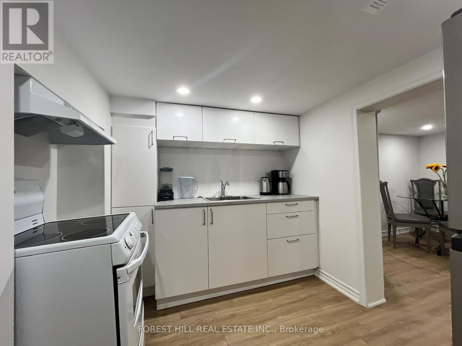 Bsmt - 960 Briar Hill Avenue, Toronto, Ontario  M6B 1M3 - Photo 8 - W13480442