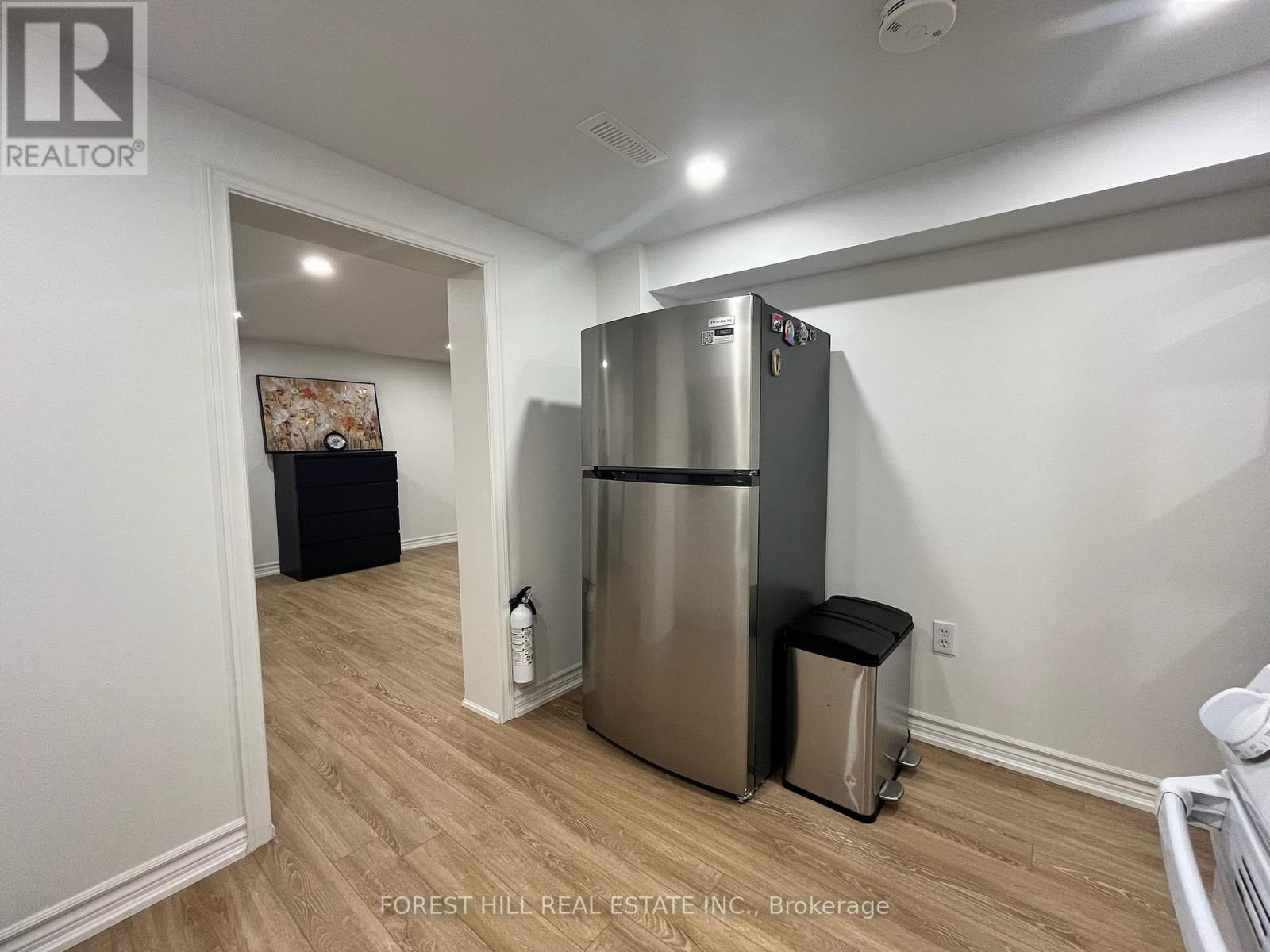 Bsmt - 960 Briar Hill Avenue, Toronto, Ontario  M6B 1M3 - Photo 9 - W13480442