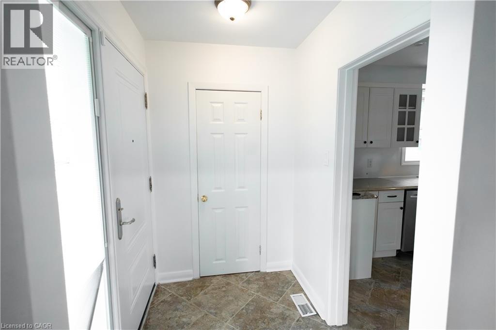 25 Allonsius Drive Unit# Main, Etobicoke, Ontario  M9C 3N4 - Photo 11 - 40842373