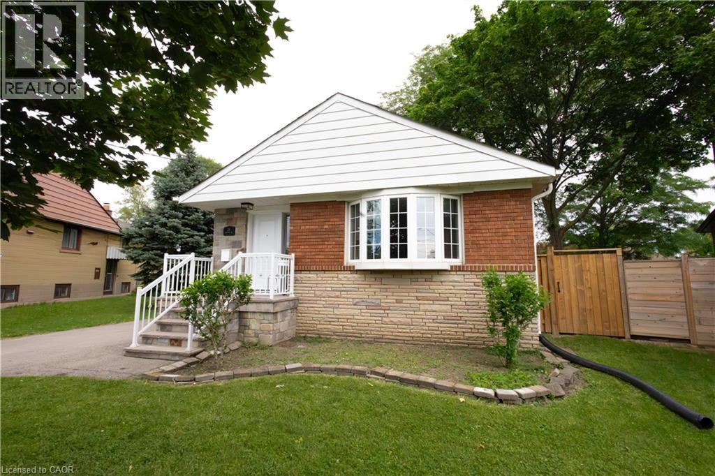 25 Allonsius Drive Unit# Main, Etobicoke, Ontario  M9C 3N4 - Photo 14 - 40842373